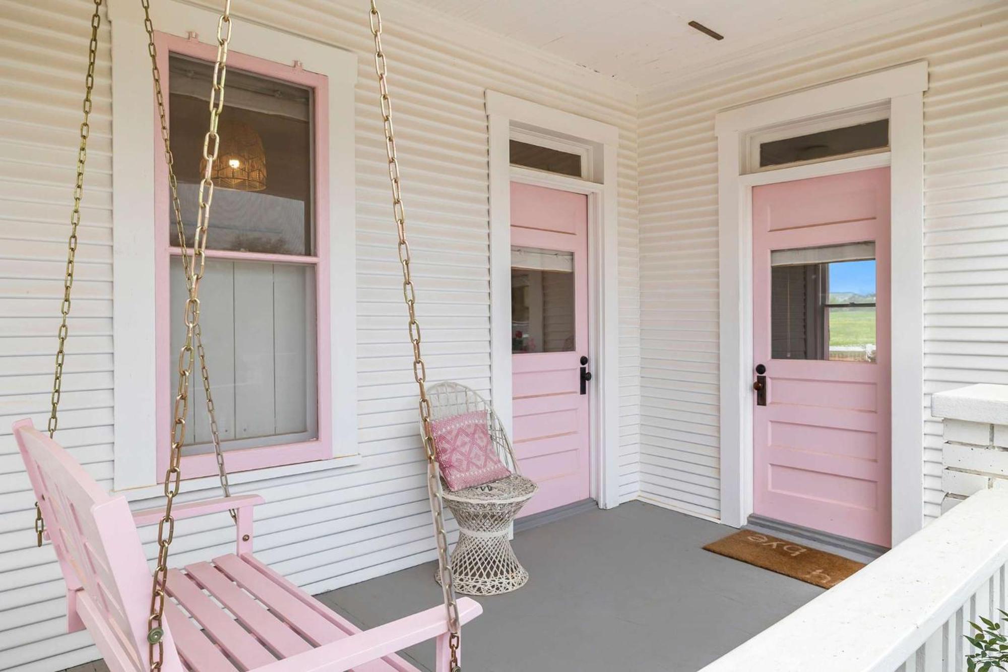 Pink Duchess - Mins To Main Hot Tub & Fire Pit Villa Фредериксбург Екстериор снимка