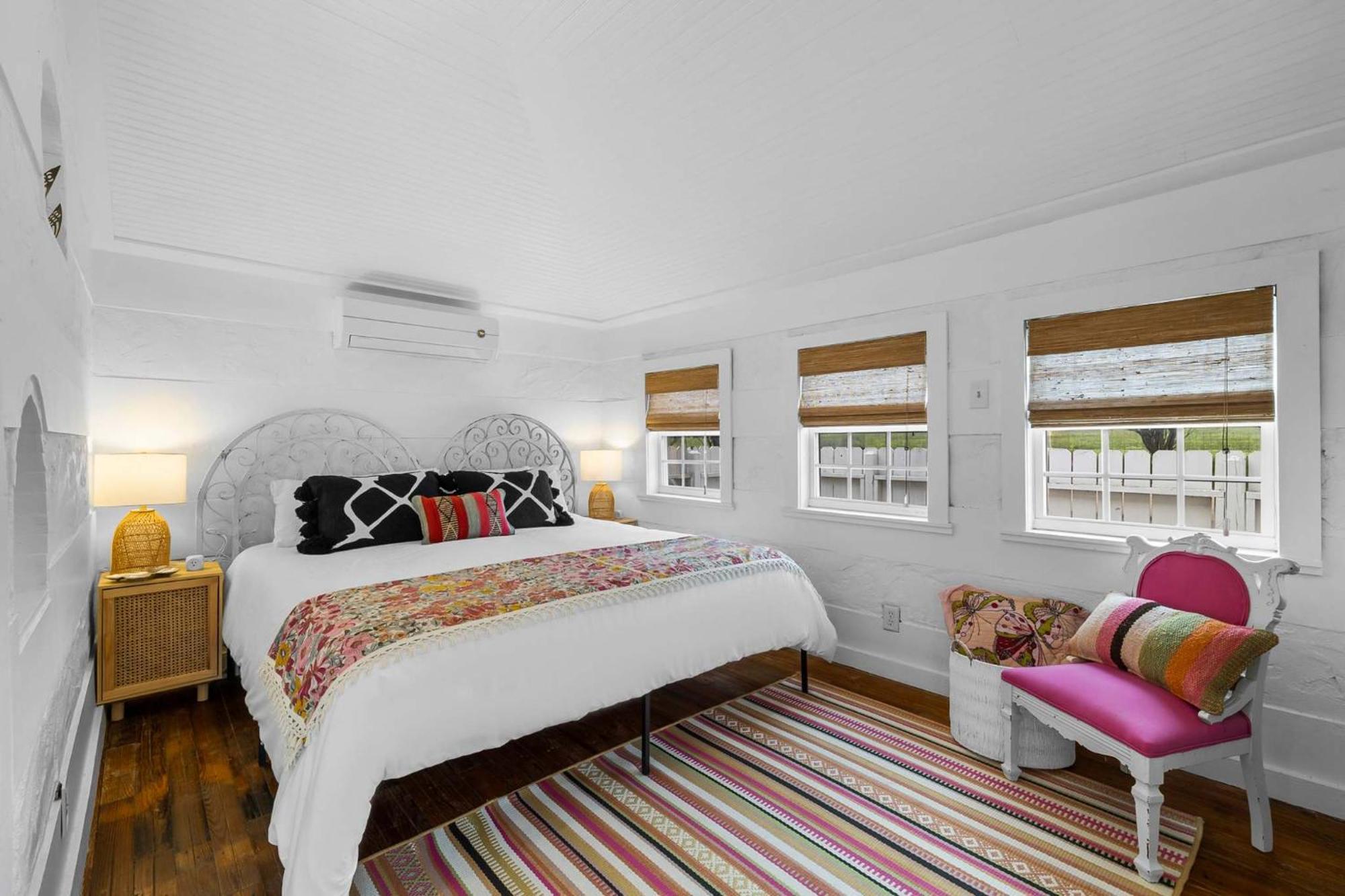 Pink Duchess - Mins To Main Hot Tub & Fire Pit Villa Фредериксбург Екстериор снимка