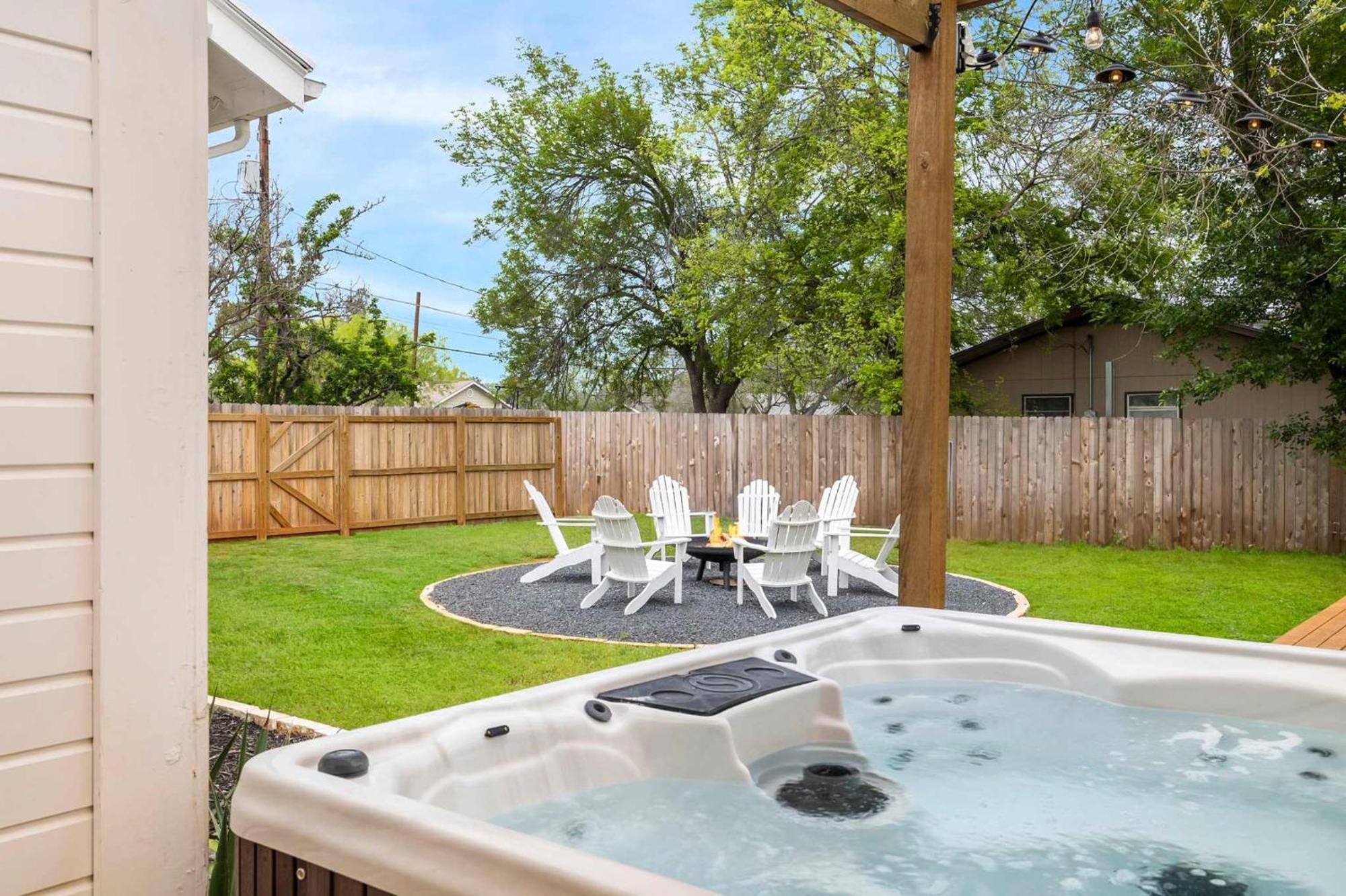 Pink Duchess - Mins To Main Hot Tub & Fire Pit Villa Фредериксбург Екстериор снимка